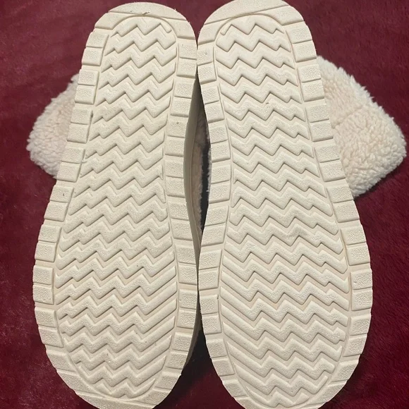 Madden Girl Cozy Cream Platform Boots - Picture 5 of 9